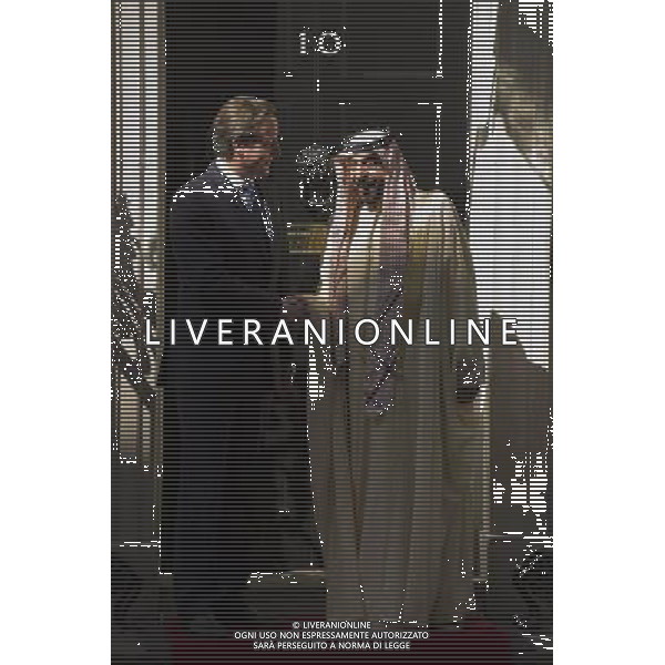 The President of the United Arab Emirates, His Highness Sheikh Khalifa bin Zayed Al Nahyan meets David Cameron at No 10 Downing Street.. London ©photoshot/AGENZIA ALDO LIVERANI SAS - ITALY ONLY - Il presidente degli Emirati Arabi Uniti Sua Altezza lo Sceicco Khalifa bin Zayed Al Nahyan incontra la regina Elisabetta II d\'inghilterra e del Principe Filippo a Windsor, durante una visita di Stato nel Regno Unito 30 aprile 2013
