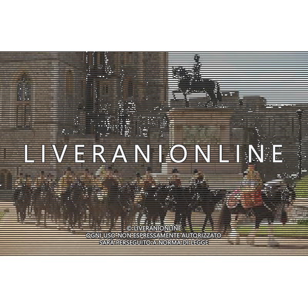 WINDSOR, ENGLAND - APRIL 30: The mounted band of the Household Cavalry rides through the Quadrangle of Windsor Castle before the arrival of Queen Elizabeth II and The President of the United Arab Emirates, His Highness Sheikh Khalifa bin Zayed Al Nahyan on April 30, 2013 in Windsor, England. The President of the United Arab Emirates is paying a two-day State Visit to the United Kingdom, staying in Windsor Castle as the guest of Her Majesty The Queen from April 30, 2013 to May 1, 2013. Sheikh Khalifa will meet the British Prime Minister David Cameron tomorrow at his Downing Street residence. ©photoshot/AGENZIA ALDO LIVERANI SAS - ITALY ONLY - Il presidente degli Emirati Arabi Uniti Sua Altezza lo Sceicco Khalifa bin Zayed Al Nahyan incontra la regina Elisabetta II d\'inghilterra e del Principe Filippo a Windsor, durante una visita di Stato nel Regno Unito 30 aprile 2013