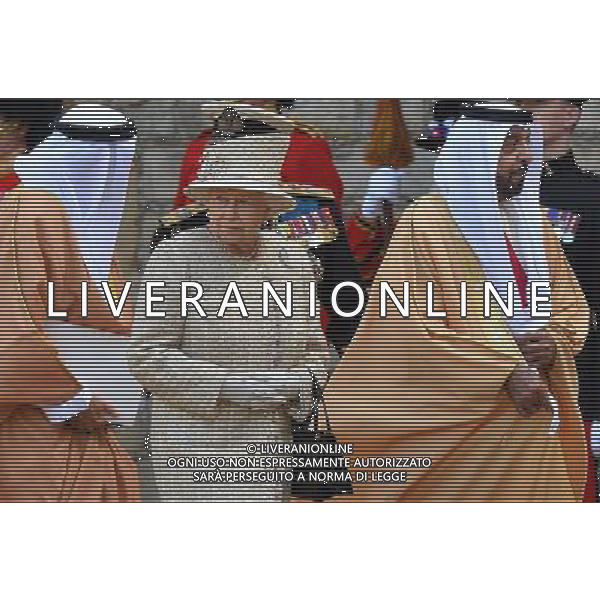 Queen Elizabeth II (C) and The President of the United Arab Emirates, His Highness Sheikh Khalifa bin Zayed Al Nahyan (R) leave following a ceremonial welcome in the grounds of Windsor castle, West of London on April 30, 2013. President Sheikh Khalifa begins a State visit to the UK today, the first for a UAE President in 24 years. ©photoshot/AGENZIA ALDO LIVERANI SAS - ITALY ONLY - Il presidente degli Emirati Arabi Uniti Sua Altezza lo Sceicco Khalifa bin Zayed Al Nahyan incontra la regina Elisabetta II d\'inghilterra e del Principe Filippo a Windsor, durante una visita di Stato nel Regno Unito 30 aprile 2013