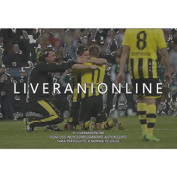 (130501) -- MADRID, May 1, 2013 () -- Borussian Dortmund\'s players celebrate after the UEFA Champions League semi-final against Real Madrid in Madrid, capital of Spain, April 30, 2013. Borussia Dortmund qualified for the Champions League final, beating Real Madrid 4-3 on aggregate despite a 2-0 loss Tuesday. (/Xie Haining) ©PHOTOHSOT/AGENZIA ALDO LIVERANI SAS - ONLY ITALY - REAL MADRID- BORUSSIA DORTMUND SEMIFINALE DI RITORNO DI CHAMPIONS LEAGUE