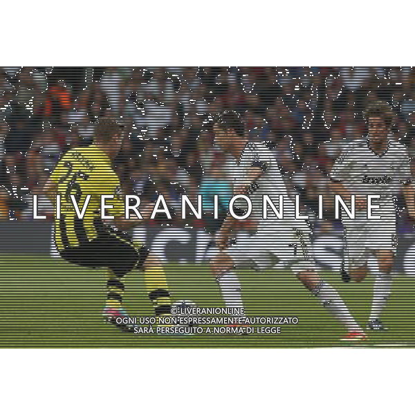 Madrid (30/04/2013).- Estadio Santiago Bernabeu. UEFA Champions League. Real Madrid - Borussia Dortmund. Cristiano Ronaldo, Lukasz Piszczek. Photo: Alex Cid-Fuentes / ALFAQUI AG ALDO LIVERANI S A S ONLY ITALY