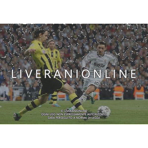 Madrid (30/04/2013).- Estadio Santiago Bernabeu. UEFA Champions League. Real Madrid - Borussia Dortmund. Mesut Ozil, Neven Subotic. Photo: Alex Cid-Fuentes / ALFAQUI AG ALDO LIVERANI S A S ONLY ITALY