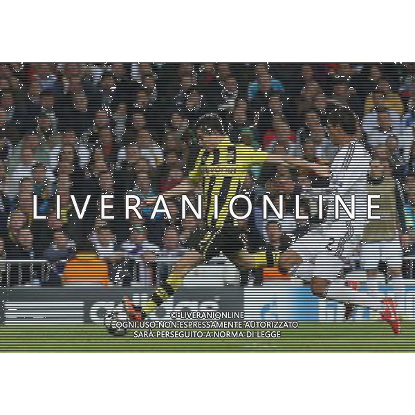 Madrid (30/04/2013).- Estadio Santiago Bernabeu. UEFA Champions League. Real Madrid - Borussia Dortmund. Robert Lewandowski, Raphael Varane. Photo: Alex Cid-Fuentes / ALFAQUI AG ALDO LIVERANI S A S ONLY ITALY
