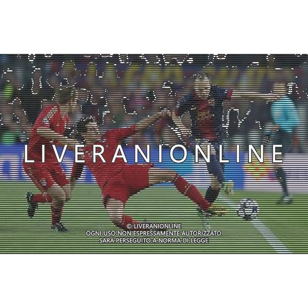 firo FuÃŸball, Fussball, 01.05.2013 Uefa Champions League, CL Saison 2012/2013 Halbfinale, RÃ¼ckspiel FC Barcelona - FCB FC Bayern MÃ¼nchen, Muenchen Zweikampf Duell, FCB Javi Martinez, Barca Iniesta $worldrights Es gelten unsere AGB, einsehbar auf www.firosportphoto.de copyright by firo sportphoto: Coesfelder Str.207 48249 DÃ¼lmen www.firosportphoto.de mail@firosportphoto.de (V o l k s b a n k B o c h u m - W i t t e n ) BLZ.: 430 601 29 Kt. Nr.: 341 117 100 Tel:Â  02594 - 9916004 Fax:Â 02594 - 9916005 