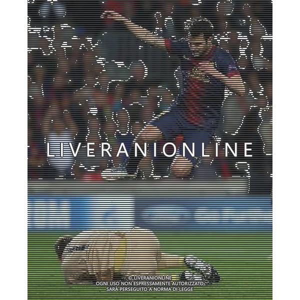 firo FuÃŸball, Fussball, 01.05.2013 Uefa Champions League, CL Saison 2012/2013 Halbfinale, RÃ¼ckspiel FC Barcelona - FCB FC Bayern MÃ¼nchen, Muenchen FCB Torwart TorhÃ¼ter Manuel Neuer, Zweikampf Duell, Barca Cesc FÃ¡bregas Fabregas $worldrights Es gelten unsere AGB, einsehbar auf www.firosportphoto.de copyright by firo sportphoto: Coesfelder Str.207 48249 DÃ¼lmen www.firosportphoto.de mail@firosportphoto.de (V o l k s b a n k B o c h u m - W i t t e n ) BLZ.: 430 601 29 Kt. Nr.: 341 117 100 Tel:Â  02594 - 9916004 Fax:Â 02594 - 9916005 