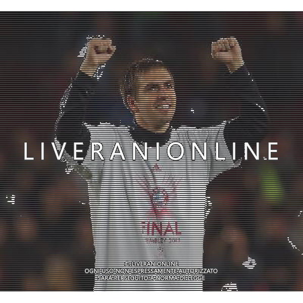 firo FuÃŸball, Fussball, 01.05.2013 Uefa Champions League, CL Saison 2012/2013 Halbfinale, RÃ¼ckspiel FC Barcelona - FCB FC Bayern MÃ¼nchen, Muenchen FCB Philipp Lahm, Gestik, Geste, jubel $worldrights Es gelten unsere AGB, einsehbar auf www.firosportphoto.de copyright by firo sportphoto: Coesfelder Str.207 48249 DÃ¼lmen www.firosportphoto.de mail@firosportphoto.de (V o l k s b a n k B o c h u m - W i t t e n ) BLZ.: 430 601 29 Kt. Nr.: 341 117 100 Tel:Â  02594 - 9916004 Fax:Â 02594 - 9916005 