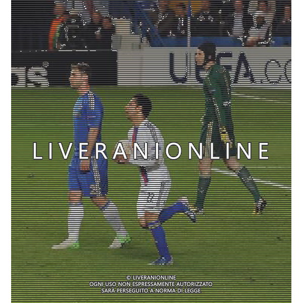 Stamford Bridge Chelsea v Basel 02/05/2013 Europa League Semi-Final 2nd leg Mohamed Salah (Basel) celebrates after beating Petr Cech and Branislav Ivanovic (Chelsea) to score first goal Photo: Roger Parker Fotosports International ©photoshot/AGENZIA ALDO LIVERANI SAS - ITALY ONLY - Chelsea - Basilea semifinale di ritorno Europa League 02 maggio 2013