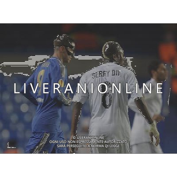 Stamford Bridge Chelsea v Basel (3-1, 5-2) 02/05/2013 Europa League Semi-Final 2nd leg The blond streak of Serey Die (Basel) and Fernando \'The Mask\' Torres Photo: Roger Parker Fotosports International ©photoshot/AGENZIA ALDO LIVERANI SAS - ITALY ONLY - Chelsea - Basilea semifinale di ritorno Europa League 02 maggio 2013