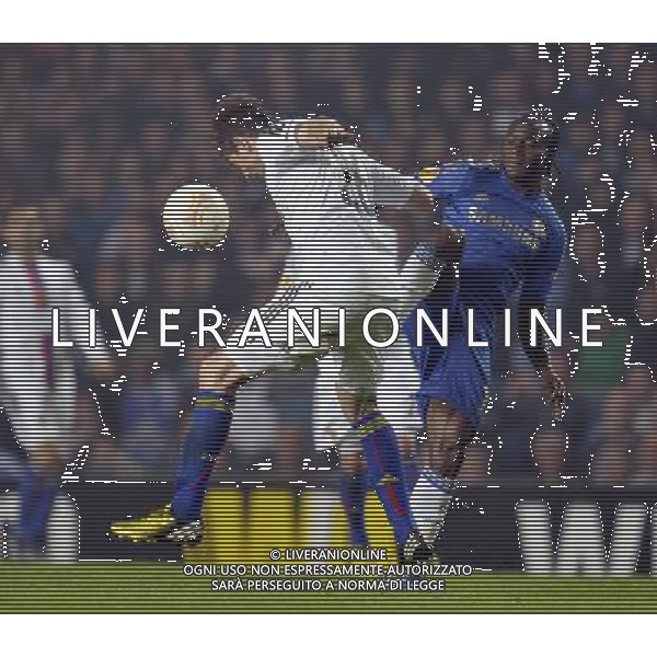 Stamford Bridge Chelsea v Basel (3-1, 5-2 agg) 02/05/2013 Europa League Semi-Final 2nd leg Victor Moses (Chelsea) Gaston Sauro Basel) Photo: Roger Parker Fotosports International ©photoshot/AGENZIA ALDO LIVERANI SAS - ITALY ONLY - Chelsea - Basilea semifinale di ritorno Europa League 02 maggio 2013