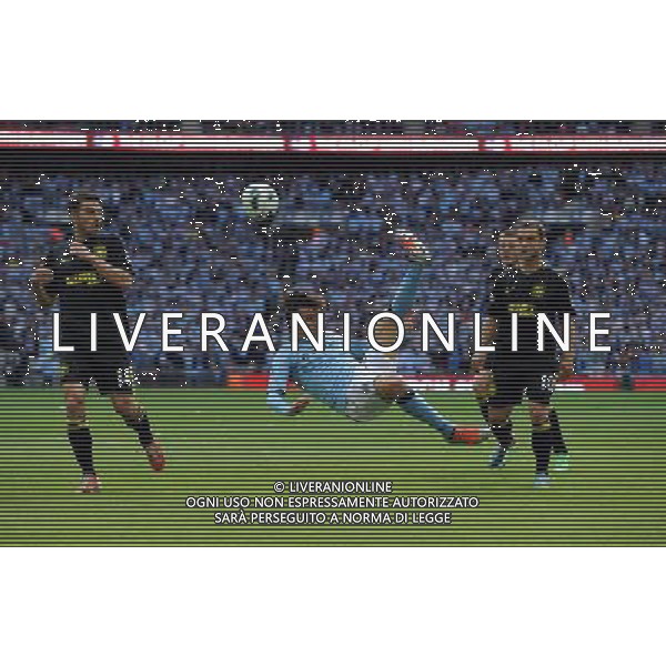 David Silva Manchester City 2012/13 Shaun Maloney and Jordi Gomez Wigan Athletic Manchester City V Wigan Athletic 11/05/13 FA Cup Final Photo: Robin Parker Fotosports International AG ALDO LIVERANI S A S ONLY ITALY