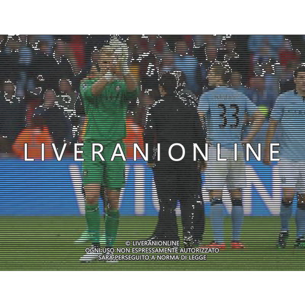 JOE HART SALUTES MANCHESTER CITY FANS AFTER LOSS MANCHESTER CITY V WIGAN ATHLETIC MANCHESTER CITY V WIGAN ATHLETIC. THE FA CUP FINAL 2013 WEMBLEY STADIUM, LONDON, ENGLAND, UK 11 May 2013 GAR68319 WARNING! This Photograph May Only Be Used For Newspaper And/Or Magazine Editorial Purposes. May Not Be Used For Publications Involving 1 player, 1 Club Or 1 Competition Without Written Authorisation From Football DataCo Ltd. For Any Queries, Please Contact Football DataCo Ltd on +44 (0) 207 864 9121 ©photoshot/AGENZIA ALDO LIVERANI SAS - ITALY ONLY - EDITORIAL USE ONLY