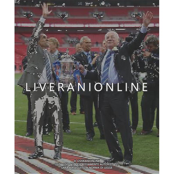 ROBERTO MARTINEZ \' DAVE WHELAN MANCHESTER CITY V WIGAN ATHLETIC MANCHESTER CITY V WIGAN ATHLETIC. THE FA CUP FINAL 2013 WEMBLEY STADIUM, LONDON, ENGLAND, UK 11 May 2013 GAR68306 WARNING! This Photograph May Only Be Used For Newspaper And/Or Magazine Editorial Purposes. May Not Be Used For Publications Involving 1 player, 1 Club Or 1 Competition Without Written Authorisation From Football DataCo Ltd. For Any Queries, Please Contact Football DataCo Ltd on +44 (0) 207 864 9121 ©photoshot/AGENZIA ALDO LIVERANI SAS - ITALY ONLY - EDITORIAL USE ONLY