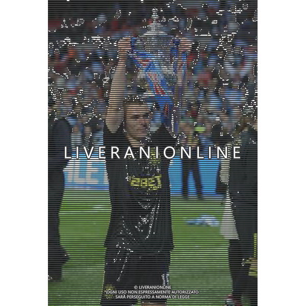 CALLUM MCMANAMAN WITH THE FA CUP MANCHESTER CITY V WIGAN ATHLETIC MANCHESTER CITY V WIGAN ATHLETIC. THE FA CUP FINAL 2013 WEMBLEY STADIUM, LONDON, ENGLAND, UK 11 May 2013 GAR68303 WARNING! This Photograph May Only Be Used For Newspaper And/Or Magazine Editorial Purposes. May Not Be Used For Publications Involving 1 player, 1 Club Or 1 Competition Without Written Authorisation From Football DataCo Ltd. For Any Queries, Please Contact Football DataCo Ltd on +44 (0) 207 864 9121 ©photoshot/AGENZIA ALDO LIVERANI SAS - ITALY ONLY - EDITORIAL USE ONLY