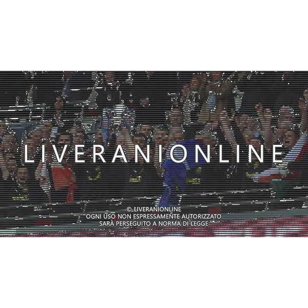 WIGAN CELEBRATE WITH THE FA CUP MANCHESTER CITY V WIGAN ATHLETIC MANCHESTER CITY V WIGAN ATHLETIC. THE FA CUP FINAL 2013 WEMBLEY STADIUM, LONDON, ENGLAND, UK 11 May 2013 GAR68292 WARNING! This Photograph May Only Be Used For Newspaper And/Or Magazine Editorial Purposes. May Not Be Used For Publications Involving 1 player, 1 Club Or 1 Competition Without Written Authorisation From Football DataCo Ltd. For Any Queries, Please Contact Football DataCo Ltd on +44 (0) 207 864 9121 ©photoshot/AGENZIA ALDO LIVERANI SAS - ITALY ONLY - EDITORIAL USE ONLY