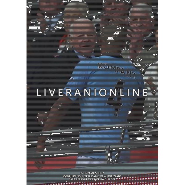 DAVE WHELAN GREETS VINCENT KOMPANY MANCHESTER CITY V WIGAN ATHLETIC MANCHESTER CITY V WIGAN ATHLETIC. THE FA CUP FINAL 2013 WEMBLEY STADIUM, LONDON, ENGLAND, UK 11 May 2013 GAR68289 WARNING! This Photograph May Only Be Used For Newspaper And/Or Magazine Editorial Purposes. May Not Be Used For Publications Involving 1 player, 1 Club Or 1 Competition Without Written Authorisation From Football DataCo Ltd. For Any Queries, Please Contact Football DataCo Ltd on +44 (0) 207 864 9121 ©photoshot/AGENZIA ALDO LIVERANI SAS - ITALY ONLY - EDITORIAL USE ONLY