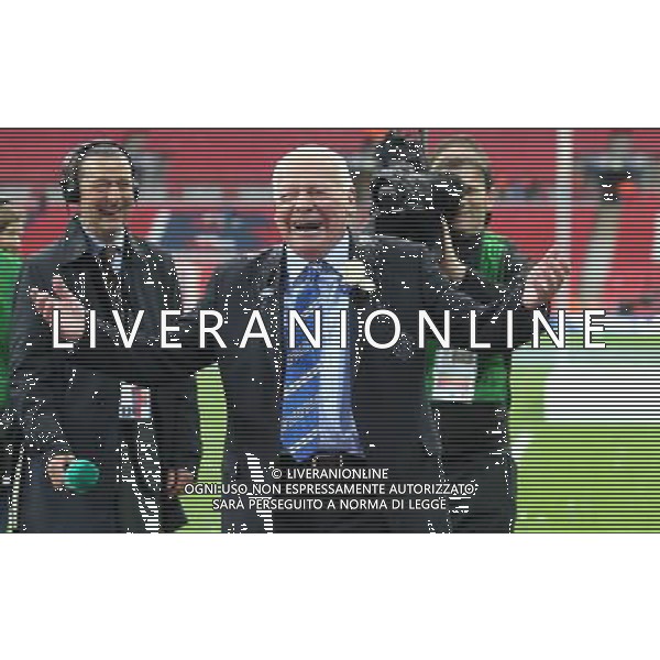 DAVE WHELAN GOT SOAKED BY EMMERSON BOYCE MANCHESTER CITY V WIGAN ATHLETIC MANCHESTER CITY V WIGAN ATHLETIC. THE FA CUP FINAL 2013 WEMBLEY STADIUM, LONDON, ENGLAND, UK 11 May 2013 GAR68261 WARNING! This Photograph May Only Be Used For Newspaper And/Or Magazine Editorial Purposes. May Not Be Used For Publications Involving 1 player, 1 Club Or 1 Competition Without Written Authorisation From Football DataCo Ltd. For Any Queries, Please Contact Football DataCo Ltd on +44 (0) 207 864 9121 ©photoshot/AGENZIA ALDO LIVERANI SAS - ITALY ONLY - EDITORIAL USE ONLY