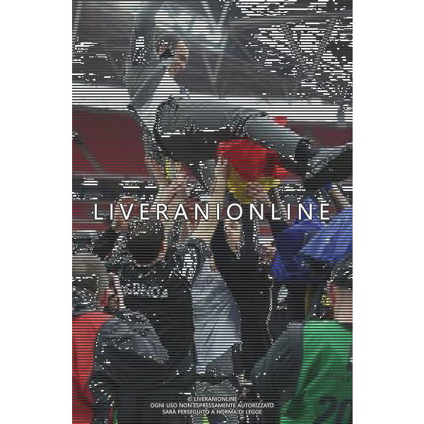 ROBERTO MARTINEZ THROWN INTO THE AIR BY HIS PLAYERS MANCHESTER CITY V WIGAN ATHLETIC MANCHESTER CITY V WIGAN ATHLETIC. THE FA CUP FINAL 2013 WEMBLEY STADIUM, LONDON, ENGLAND, UK 11 May 2013 GAR68258 WARNING! This Photograph May Only Be Used For Newspaper And/Or Magazine Editorial Purposes. May Not Be Used For Publications Involving 1 player, 1 Club Or 1 Competition Without Written Authorisation From Football DataCo Ltd. For Any Queries, Please Contact Football DataCo Ltd on +44 (0) 207 864 9121 ©photoshot/AGENZIA ALDO LIVERANI SAS - ITALY ONLY - EDITORIAL USE ONLY