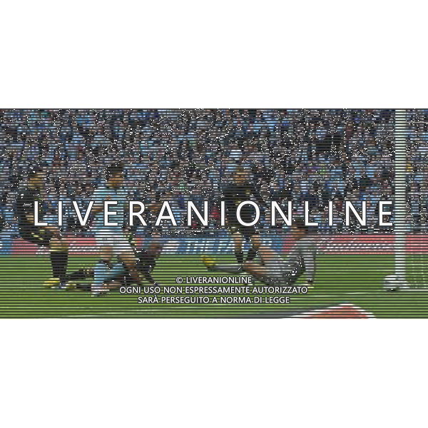 Wembley Stadium Manchester City v Wigan (0-1) FA Cup Final 11/05/2013 Sergio Aguero (Manchester City) rues missed first half cance from close range Photo: Roger Parker Fotosports International ©PHOTOSHOT/AGENZIA ALDO LIVERANI SAS - ITALY ONLY - EDITORIAL USE ONLY