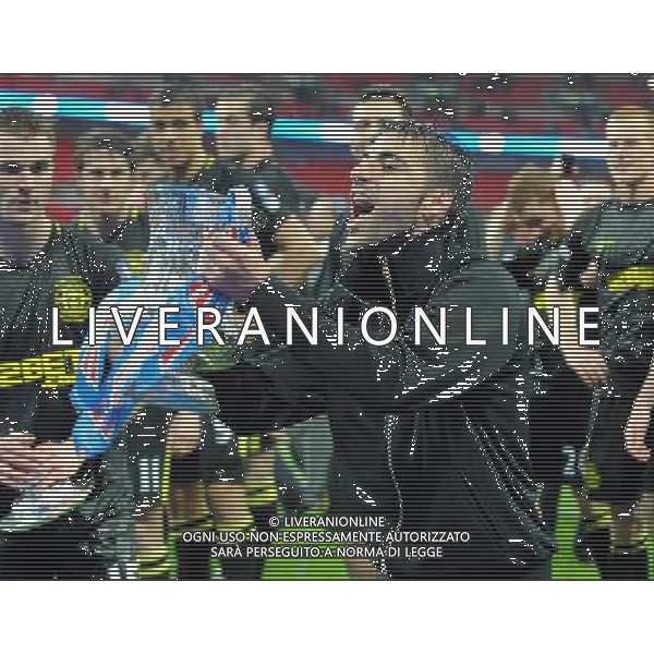 Wembley Stadium Manchester City v Wigan (0-1) FA Cup Final 11/05/2013 Jordi Gomez Wigan celebrates with the FA Cup Photo: Roger Parker Fotosports International ©PHOTOSHOT/AGENZIA ALDO LIVERANI SAS - ITALY ONLY - EDITORIAL USE ONLY