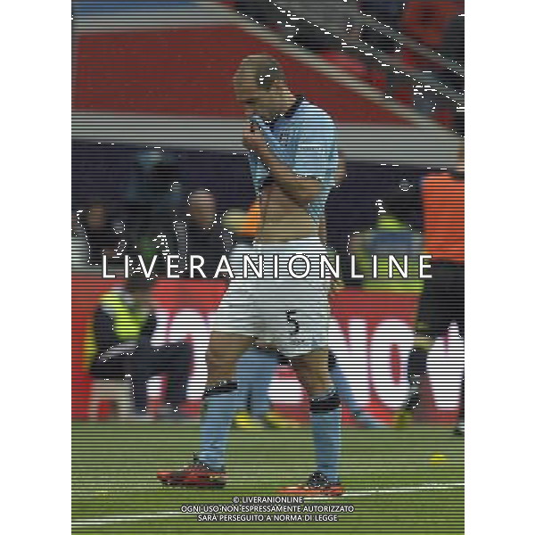 Wembley Stadium Manchester City v Wigan (0-1) FA Cup Final 11/05/2013 Manchester City\'s Paolo Zabaleta is sent off by referee Andre Marriner Photo: Roger Parker Fotosports International ©PHOTOSHOT/AGENZIA ALDO LIVERANI SAS - ITALY ONLY - EDITORIAL USE ONLY
