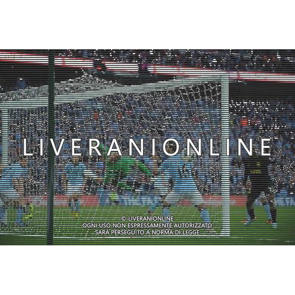 Ben Watson Goal goes past Manchester City\'s Joe Hart Wigan Athletic FA Cup Winners 2013 Manchester City V Wigan Athletic (0-1) 11/05/13 FA Cup Final Photo: Robin Parker Fotosports International ©PHOTOSHOT/AGENZIA ALDO LIVERANI SAS - ITALY ONLY - EDITORIAL USE ONLY