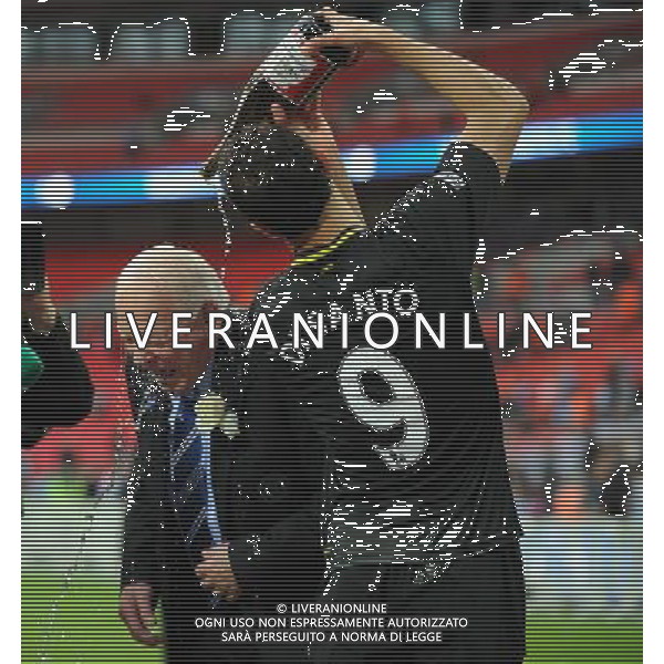 Dave Whelan Chairman has Champayne poured over his head by Franco Di Santo Wigan Athletic 2012/13 Manchester City V Wigan Athletic (0-1) 11/05/13 FA Cup Final Photo: Robin Parker Fotosports International ©PHOTOSHOT/AGENZIA ALDO LIVERANI SAS - ITALY ONLY - EDITORIAL USE ONLY