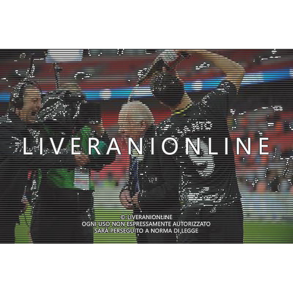 Dave Whelan Chairman has Champayne poured over his head by Franco Di Santo Wigan Athletic 2012/13 Manchester City V Wigan Athletic (0-1) 11/05/13 FA Cup Final Photo: Robin Parker Fotosports International ©PHOTOSHOT/AGENZIA ALDO LIVERANI SAS - ITALY ONLY - EDITORIAL USE ONLY