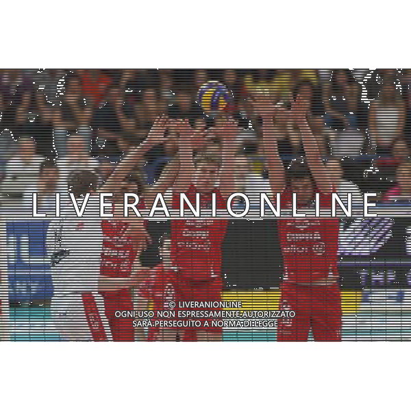 TRENTO 12/05/2013 68Â° CAMPIONATO ITALIANO DI PALLAVOLO MASCHILE SERIE A 1 FINALE-GARA 5 ITAS-PIACENZA NELLA FOTO:FEI ALESSANDRO,HOLT MAXWELL E ZLATANOV HRISTO FOTO PAOLA GARBUIO/AG.ALDO LIVERANI