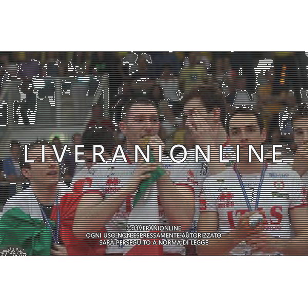 TRENTO 12/05/2013 68Â° CAMPIONATO ITALIANO DI PALLAVOLO MASCHILE SERIE A 1 FINALE-GARA 5 ITAS-PIACENZA NELLA FOTO:KAZIYSKI MATEY FESTEGGIA CON LA MEDAGLIA FOTO PAOLA GARBUIO/AG.ALDO LIVERANI