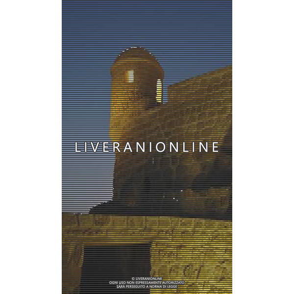 (130513) -- MANAMA, May 13, 2013 () -- Photo taken on May 11, 2013 shows Qal\'at al-Bahrain in Manama, Bahrain. Qal\'at al-Bahrain is a typical tell-an artificial mound created by many successive layers of human occupation. The strata of the 300 x 600 meters tell testify to continuous human presence from about 2300 BC to the 16th century AD. It was once the capital of the Dilmun civilization and was inscribed as a UNESCO World Heritage Site in 2005. (/Wang Bo) (yc) ©Photoshot/Ag. Aldo Liverani s.a.s.-Only Italy-Editorial Use Only