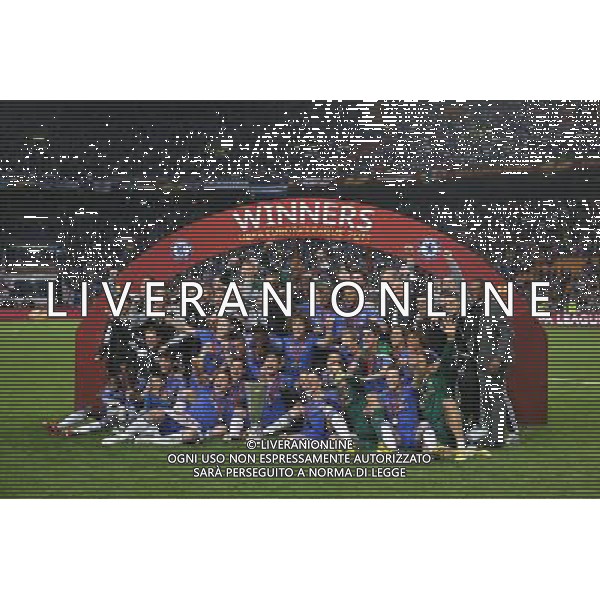 ©Marcello Pozzetti ©IPS/Marcello Pozzetti ©IPS/MAXPPP - 15/05/2013 ; Amsterdam ; UK - Chelsea with cup after the final between SL Benfica vs Chelsea FC for the Europa League Final at the ArenA in Amsterdam ( Holland) on 15/05/2013. Picture by Marcello Pozzetti , ©IPS Photo Agency.Thatched Cottage - Wretham - Thetford .Norfolk IP24 1RH - .TEL 01953 499403. -Personal mobile: 07973 308 835 . *** UK OUT *** AG ALDO LIVERANI S A S ONLY ITALY