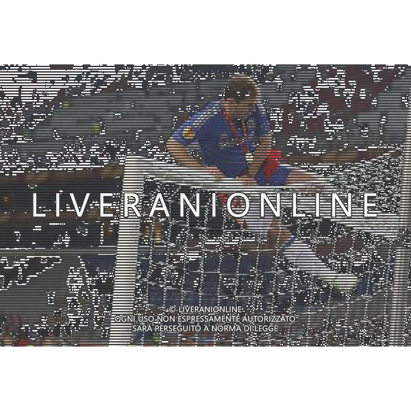 ©Marcello Pozzetti ©IPS/Marcello Pozzetti ©IPS/MAXPPP - 15/05/2013 ; Amsterdam ; UK - Branislav Ivanovic of Chelsea , the match winner, climbs the posts after the final between SL Benfica vs Chelsea FC for the Europa League Final at the ArenA in Amsterdam ( Holland) on 15/05/2013. Picture by Marcello Pozzetti , ©IPS Photo Agency.Thatched Cottage - Wretham - Thetford .Norfolk IP24 1RH - .TEL 01953 499403. -Personal mobile: 07973 308 835 . *** UK OUT *** AG ALDO LIVERANI S A S ONLY ITALY