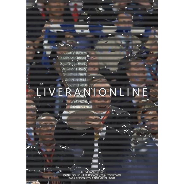 Amsterdam Arena Benfica v Chelsea (1-2) Europa League Final 15/05/2013 Rafa Benirtez Chelsea manger lifts the Europa League Cup in his penultimate game for the club Photo: Roger Parker Fotosports International ©PHOTOSHOT/AGENZIA ALDO LIVERANI SAS - ITALY ONLY - EDITORIAL USE ONLY
