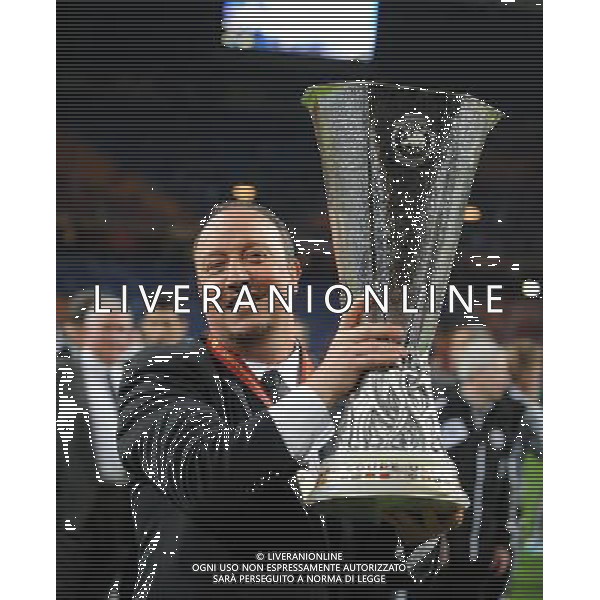 Rafael Benitez Interim Manager Celebrates with the Europa League Cup Chelsea Europa League Final 2013 Benfica V Chelsea (1-2) 15/05/13 UEFA Europa League Final Photo: Robin Parker Fotosports International ©PHOTOSHOT/AGENZIA ALDO LIVERANI SAS - ITALY ONLY - EDITORIAL USE ONLY