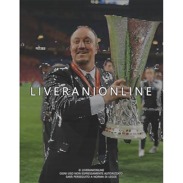 Rafael Benitez Interim Manager Celebrates with the Europa League Cup Chelsea Europa League Final 2013 Benfica V Chelsea (1-2) 15/05/13 UEFA Europa League Final Photo: Robin Parker Fotosports International ©PHOTOSHOT/AGENZIA ALDO LIVERANI SAS - ITALY ONLY - EDITORIAL USE ONLY