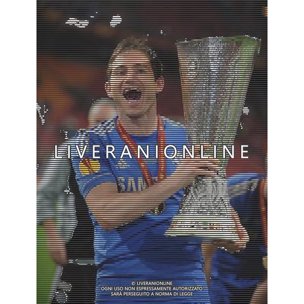 Frank Lampard Celebrates with the Europa League Cup Chelsea Europa League Final 2013 Benfica V Chelsea (1-2) 15/05/13 UEFA Europa League Final Photo: Robin Parker Fotosports International ©PHOTOSHOT/AGENZIA ALDO LIVERANI SAS - ITALY ONLY - EDITORIAL USE ONLY