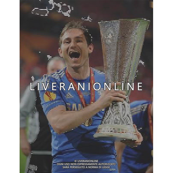 Frank Lampard Celebrates with the Europa League Cup Chelsea Europa League Final 2013 Benfica V Chelsea (1-2) 15/05/13 UEFA Europa League Final Photo: Robin Parker Fotosports International ©PHOTOSHOT/AGENZIA ALDO LIVERANI SAS - ITALY ONLY - EDITORIAL USE ONLY