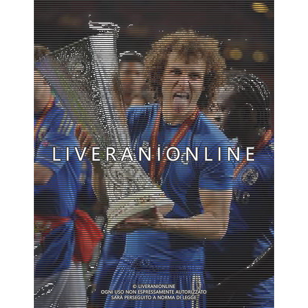 David Luiz Celebrates with the Europa League Cup Chelsea Europa League Final 2013 Benfica V Chelsea (1-2) 15/05/13 UEFA Europa League Final Photo: Robin Parker Fotosports International ©PHOTOSHOT/AGENZIA ALDO LIVERANI SAS - ITALY ONLY - EDITORIAL USE ONLY