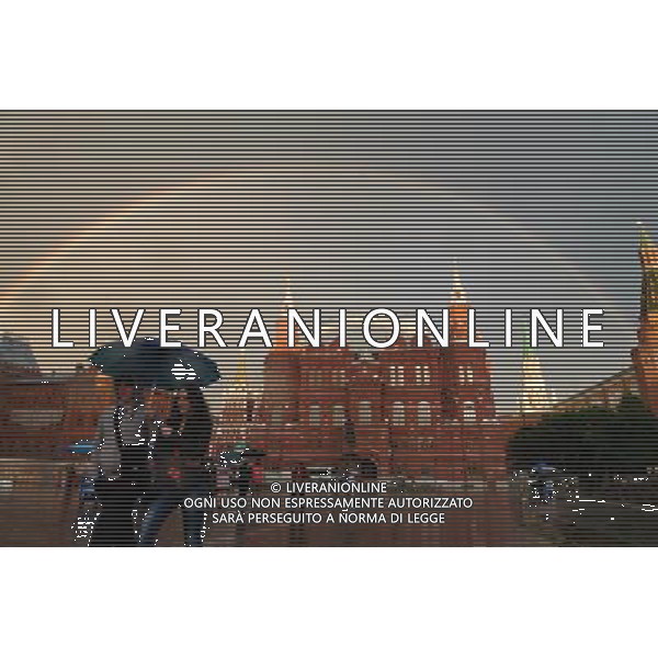 (130522) -- MOSCOW, May 22, 2013 () -- A rainbow arches is seen above Moscow\'s Red Square after a heavy rain on May 22, 2013. (/Jiang Kehong) ©photoshot/AGENZIA ALDO LIVERANI SAS - ITALY ONLY - Vedute della citta\' di Mosca, con l\'arcobaleno dopo una forte pioggia nel tardo pomeriggio Russia 22 maggio 2013