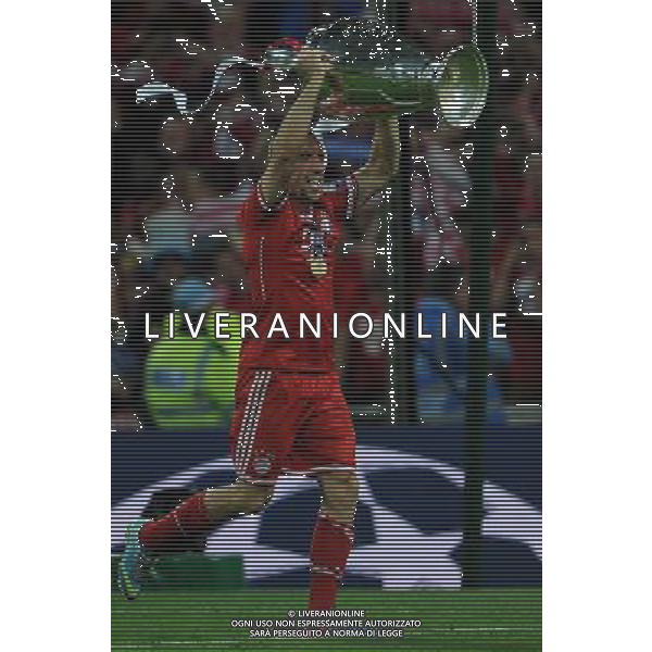 UEFA Champions League 2012/2013 Finale Londra - 25.05.2013 Borussia Dortmund-Bayern Monaco Nella Foto:ribery con la coppa /Ph.Vitez-Ag. Aldo Liverani