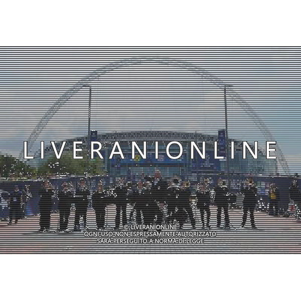 A band entertain the fans as they arrive for the 2013 Champions League Final at Wembley Stadium (Photo by Chris Vaughan/CameraSport) Football - UEFA Champions League Final - Borussia Dortmund v Bayern Munich - Saturday 25th May 2013 - Wembley - London © CameraSport - 43 Linden Ave. Countesthorpe. Leicester. England. LE8 5PG - Tel: +44 (0) 116 277 4147 - admin@camerasport.com - www.camerasport.com AG ALDO LIVERANI S A S ONLY ITALY