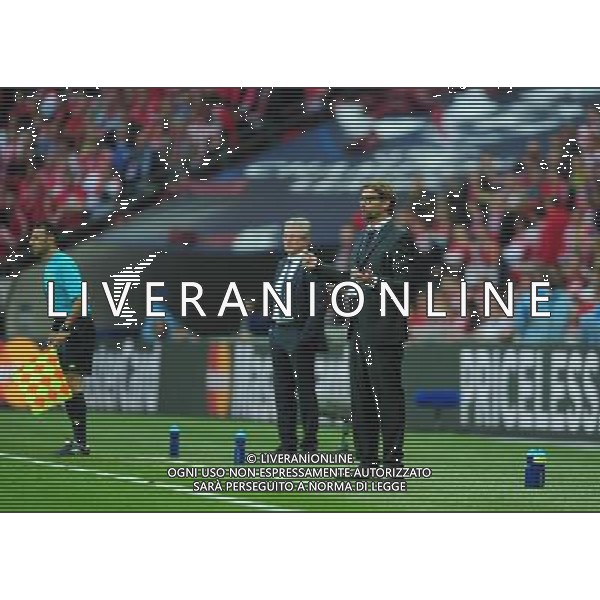 Bayern Munich\'s Manager Jupp Heynckes, left, and Borussia Dortmund\'s Manager Jurgen Klopp (Photo by Chris Vaughan/CameraSport) Football - UEFA Champions League Final - Borussia Dortmund v Bayern Munich - Saturday 25th May 2013 - Wembley - London © CameraSport - 43 Linden Ave. Countesthorpe. Leicester. England. LE8 5PG - Tel: +44 (0) 116 277 4147 - admin@camerasport.com - www.camerasport.com AG ALDO LIVERANI S A S ONLY ITALY