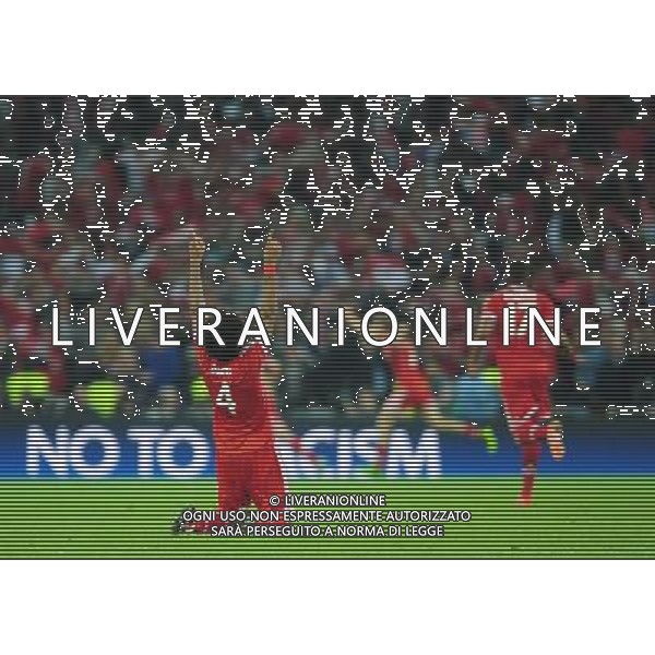 Bayern Munich\'s Dante celebrates his sides second goal, scored by Arjen Robben (Photo by Chris Vaughan/CameraSport) Football - UEFA Champions League Final - Borussia Dortmund v Bayern Munich - Saturday 25th May 2013 - Wembley - London © CameraSport - 43 Linden Ave. Countesthorpe. Leicester. England. LE8 5PG - Tel: +44 (0) 116 277 4147 - admin@camerasport.com - www.camerasport.com AG ALDO LIVERANI S A S ONLY ITALY
