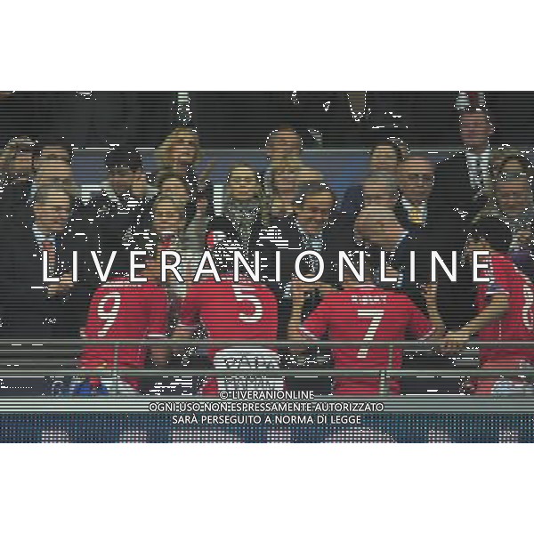 Bayern Munich\'s Mario Mandzukic, left, with team-mate Daniel van Buyten kiss the Champions League trophy (Photo by Chris Vaughan/CameraSport) Football - UEFA Champions League Final - Borussia Dortmund v Bayern Munich - Saturday 25th May 2013 - Wembley - London © CameraSport - 43 Linden Ave. Countesthorpe. Leicester. England. LE8 5PG - Tel: +44 (0) 116 277 4147 - admin@camerasport.com - www.camerasport.com AG ALDO LIVERANI S A S ONLY ITALY
