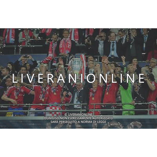 Bayern Munich\'s Manager Jupp Heynckes holds the Champions League trophy as he celebrates his team\'s win (Photo by Chris Vaughan/CameraSport) Football - UEFA Champions League Final - Borussia Dortmund v Bayern Munich - Saturday 25th May 2013 - Wembley - London © CameraSport - 43 Linden Ave. Countesthorpe. Leicester. England. LE8 5PG - Tel: +44 (0) 116 277 4147 - admin@camerasport.com - www.camerasport.com AG ALDO LIVERANI S A S ONLY ITALY