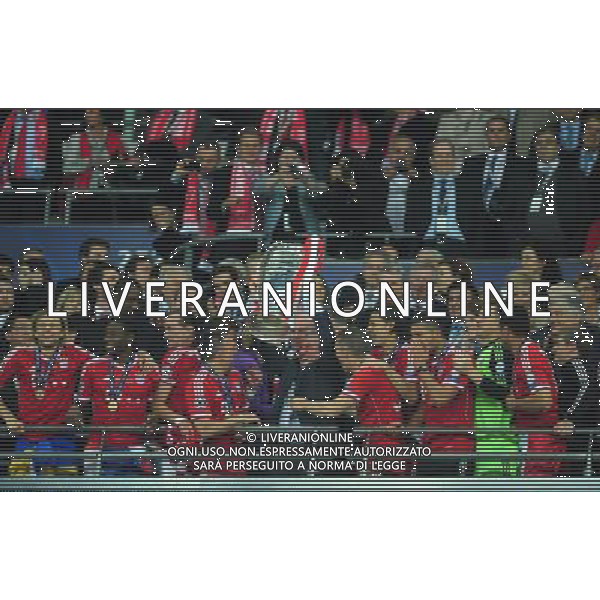 Bayern Munich\'s Manager Jupp Heynckes holds the Champions League trophy as he celebrates his team\'s win (Photo by Chris Vaughan/CameraSport) Football - UEFA Champions League Final - Borussia Dortmund v Bayern Munich - Saturday 25th May 2013 - Wembley - London © CameraSport - 43 Linden Ave. Countesthorpe. Leicester. England. LE8 5PG - Tel: +44 (0) 116 277 4147 - admin@camerasport.com - www.camerasport.com AG ALDO LIVERANI S A S ONLY ITALY