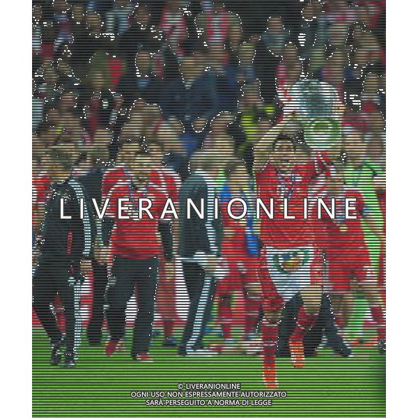 Bayern Munich\'s Claudio Pizarro holds the Champions League trophy as he celebrates his team\'s win (Photo by Chris Vaughan/CameraSport) Football - UEFA Champions League Final - Borussia Dortmund v Bayern Munich - Saturday 25th May 2013 - Wembley - London © CameraSport - 43 Linden Ave. Countesthorpe. Leicester. England. LE8 5PG - Tel: +44 (0) 116 277 4147 - admin@camerasport.com - www.camerasport.com AG ALDO LIVERANI S A S ONLY ITALY