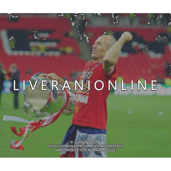 Bayern Munich\'s Arjen Robben celebrates at the end of the game (Photo by Chris Vaughan/CameraSport) Football - UEFA Champions League Final - Borussia Dortmund v Bayern Munich - Saturday 25th May 2013 - Wembley - London © CameraSport - 43 Linden Ave. Countesthorpe. Leicester. England. LE8 5PG - Tel: +44 (0) 116 277 4147 - admin@camerasport.com - www.camerasport.com AG ALDO LIVERANI S A S ONLY ITALY