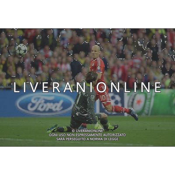 Arjen Robben Bayern Munich Champions League Final 2013 Roman Weidenfeller Borussia Dortmund Borussia Dortmund V Bayern Munich 25/05/13 UEFA Champions League Final 2013 at Wembley Stadium Photo: Robin Parker Fotosports International ©PHOTOHSOT/AGENZIA ALDO LIVERANI SAS - ITALY ONLY - Borussia Dortmund - Bayern Monaco UEFA Champions League 2012/2013 Finale Londra - 25.05.2013