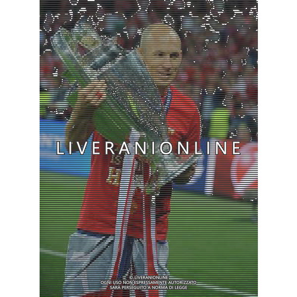 Arjen Robben Celebrates with the European Cup Bayern Munich Champions League Final 2013 Borussia Dortmund V Bayern Munich (1-2) 25/05/13 UEFA Champions League Final 2013 at Wembley Stadium Photo: Robin Parker Fotosports International ©PHOTOHSOT/AGENZIA ALDO LIVERANI SAS - ITALY ONLY - Borussia Dortmund - Bayern Monaco UEFA Champions League 2012/2013 Finale Londra - 25.05.2013